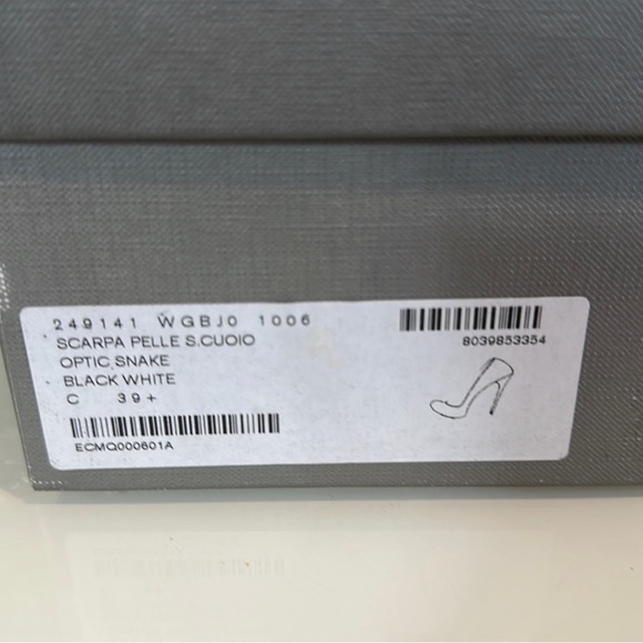 Alexander McQueen RARE black and white snakeskin round toe heels shoes size 39.5 - Picture 8 of 8